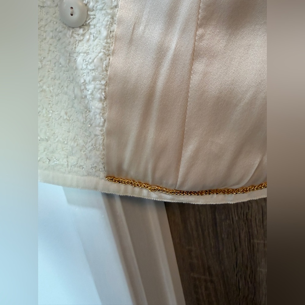 Chanel Boutique vintage skirt suit from the Cruise 1991 collection with a jacket - Picture 6 of 14